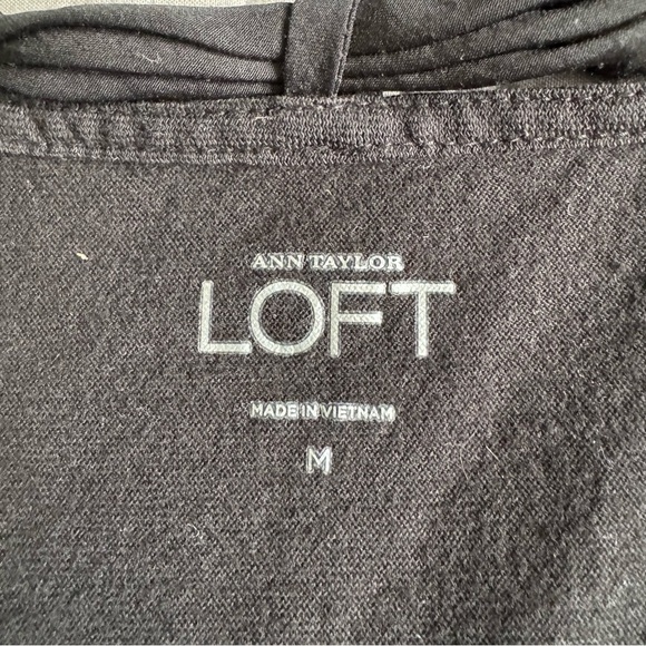 LOFT Black Flutter Sleeve Tee w silk trim at neck and sleeves Sz M - Picture 4 of 5